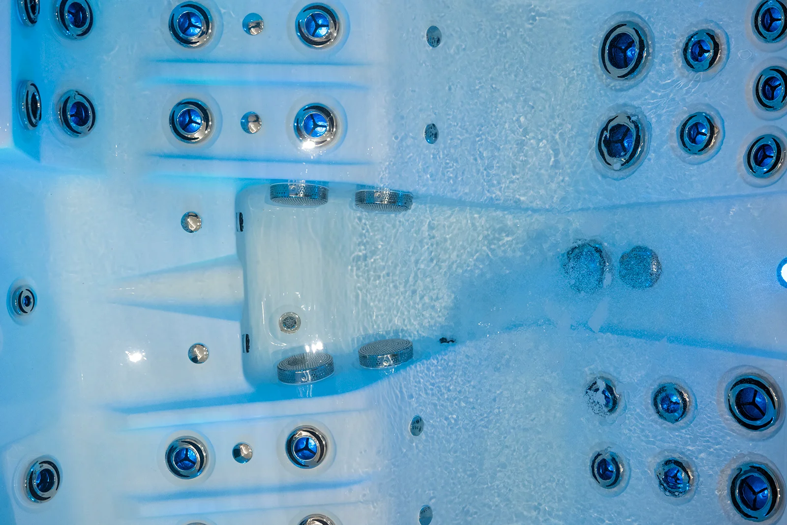 Wellnessbereich mit Sauna, Wellnessdusche und Whirlpool in Niedersprockhövel