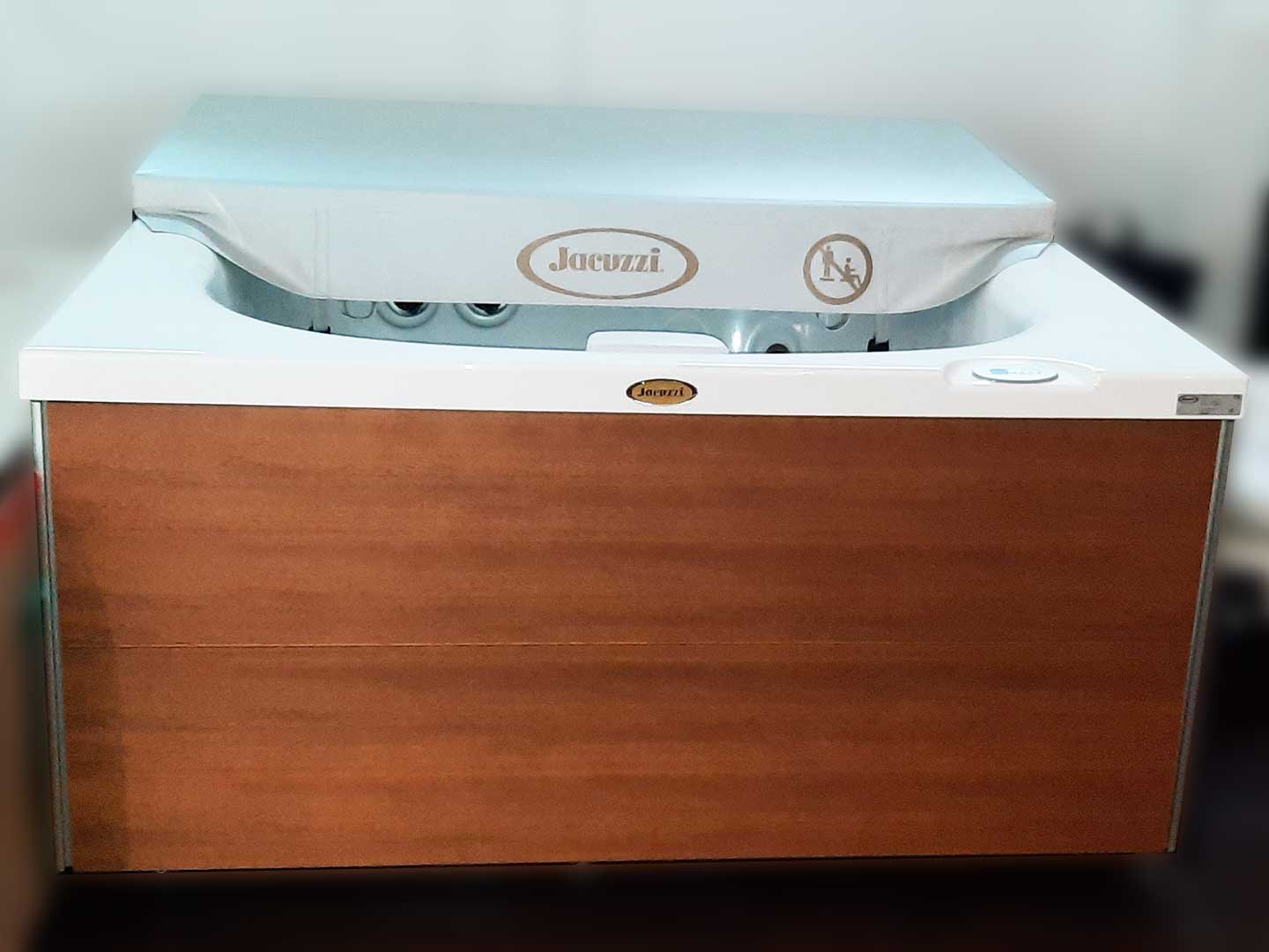 Jacuzzi Whirlpool in Hattijngen kaufen